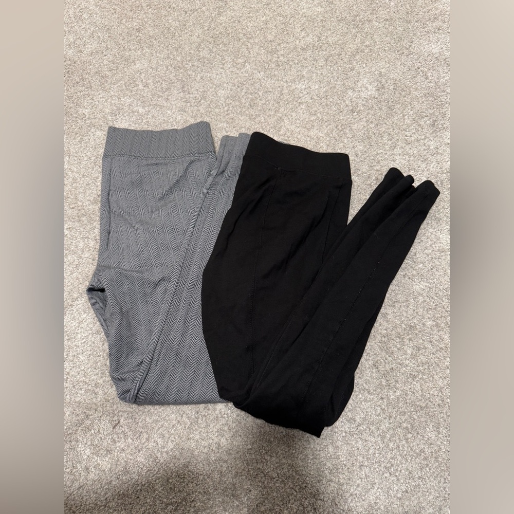 2 pairs Old navy Stevie high rise pants- patterned+black